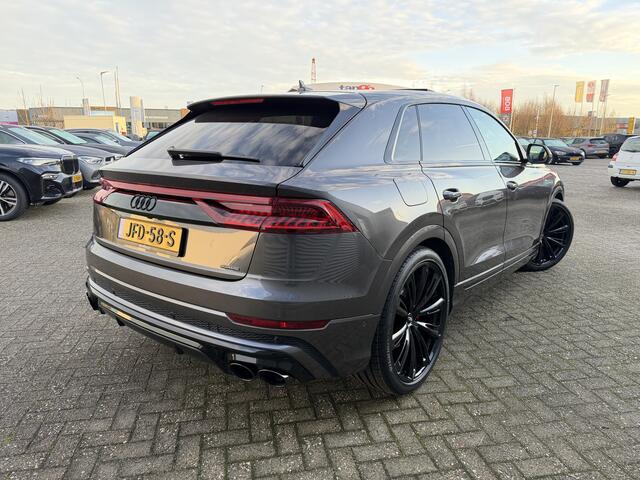 Audi Q8 60 TFSI e 467 PK Quattro Pro Line S-Line Competition SQ8 Diffuser Panoramadak S-Line Sportstoelen Plus Trekhaak Stuurverwarming Stoelverkoeling ACC Audi Exclusive Individueel-lak Rotor Grau!