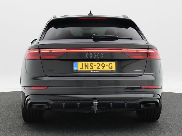 Audi Q8 60 TFSi e 490 Pk quattro S-Line Competition | Adaptive Cruise | Stoelverwarming | Panoramadak | 360 Camera | Navigatie | Trekhaak | 23 Inch | 10.002 Km!!