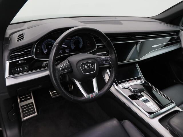 Audi Q8 55 TFSi e quattro S-Line 381 Pk | Head-Up | Luchtvering | B&O Audio | Panoramadak | 360° Camera | Trekhaak | LED | 23 Inch