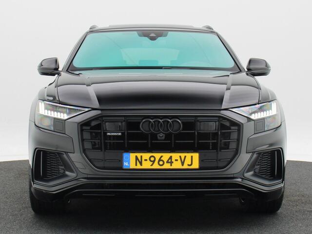 Audi Q8 55 TFSi e quattro S-Line 381 Pk | Head-Up | Luchtvering | B&O Audio | Panoramadak | 360° Camera | Trekhaak | LED | 23 Inch