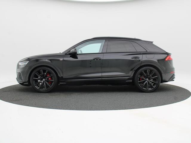 Audi Q8 55 TFSi e quattro S-Line 381 Pk | Head-Up | Luchtvering | B&O Audio | Panoramadak | 360° Camera | Trekhaak | LED | 23 Inch