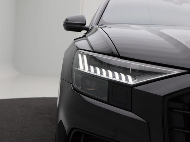 Audi Q8 55 TFSi e quattro S-Line 381 Pk | Head-Up | Luchtvering | B&O Audio | Panoramadak | 360° Camera | Trekhaak | LED | 23 Inch