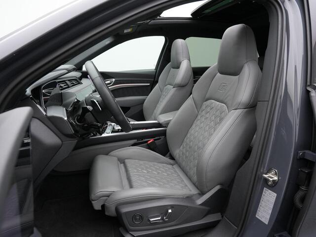 Audi Q8 e-tron 55 408 pk quattro S-Line 115 kWh | Panoramadak | Trekhaak | Sportstoelen plus | Geheugenstoel | 360 camera | Stuur-/stoelverwarming