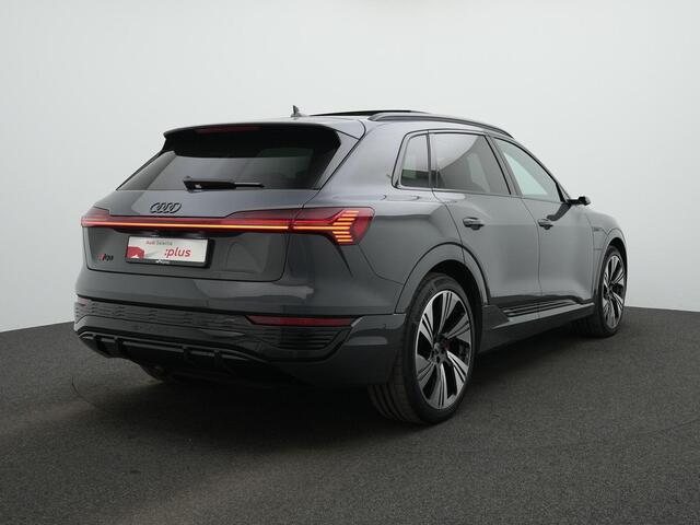 Audi Q8 e-tron 55 408 pk quattro S-Line 115 kWh | Panoramadak | Trekhaak | Sportstoelen plus | Geheugenstoel | 360 camera | Stuur-/stoelverwarming