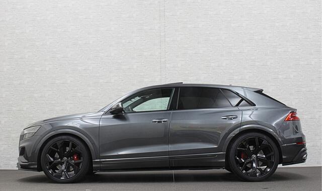 Audi Q8 SQ8 4.0 V8 | RS-Stoelen | Panorama | Massage | Ventilatie | 23'' | B&O Sound | Trekhaak | Bovag Garantie | Carbon | Luchtvering | Black-Optic | Nw.Pr, 220733,= | Memory | Leder | Matrix-LED | Carplay | 57800,= ex bpm en btw export | BTW Auto 81300,= ex b