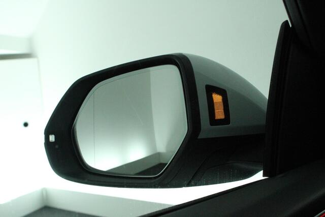 Audi Q8 55 TFSI e 394pk quattro Pro Line S 360Camera Laser Led Sluithulp B&O Keyless Virtual Cockpit Navigatie Panoramadak 2x S-Line