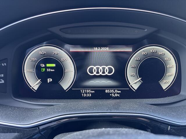 Audi Q8 60 TFSI e quattro | 490 PK | S-Line | Lederen bekleding Volcano met ruit | Panoramadak | Head -Up display | Assistentiepakket plus | Trekhaak |