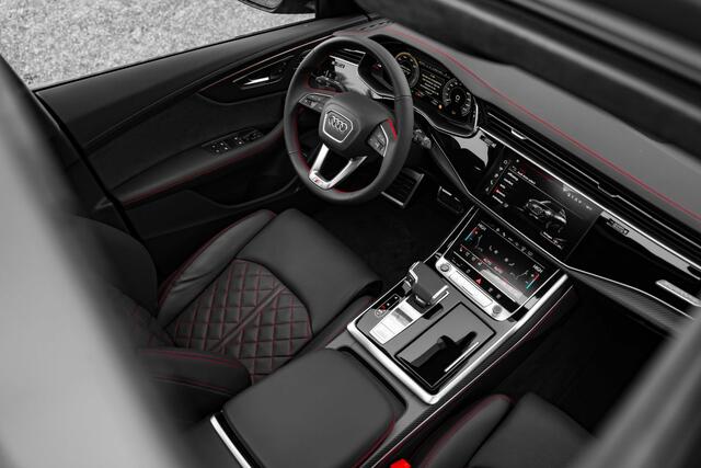 Audi Q8 60 TFSI e ABT Aero Competition | Audi Exclusive Nardogrijs | Advanced onderstel | Stoelventilatie + massagefunctie | Uitgebreid lederpakket | Carbon | Head up | B&O | Servosluiting