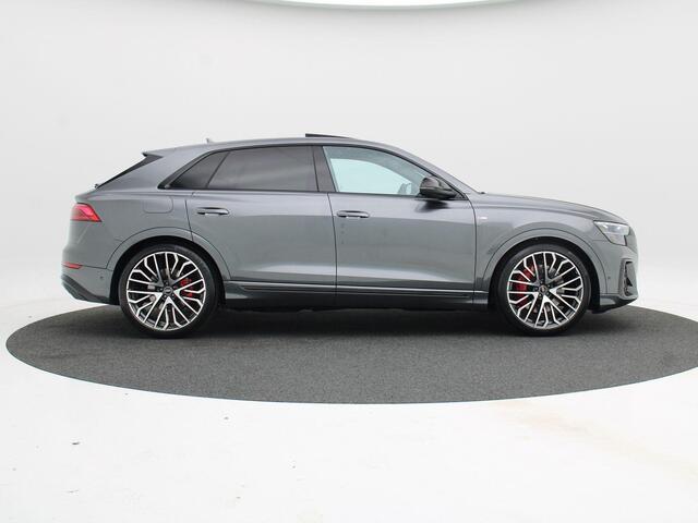 Audi Q8 Pro Line S Competition 60 TFSI e | 490 PK | Sportstoelen plus | Leder Valcona interieur | Glazen Panoramadak | Softclose | Trekhaak & aanhangerassistent |