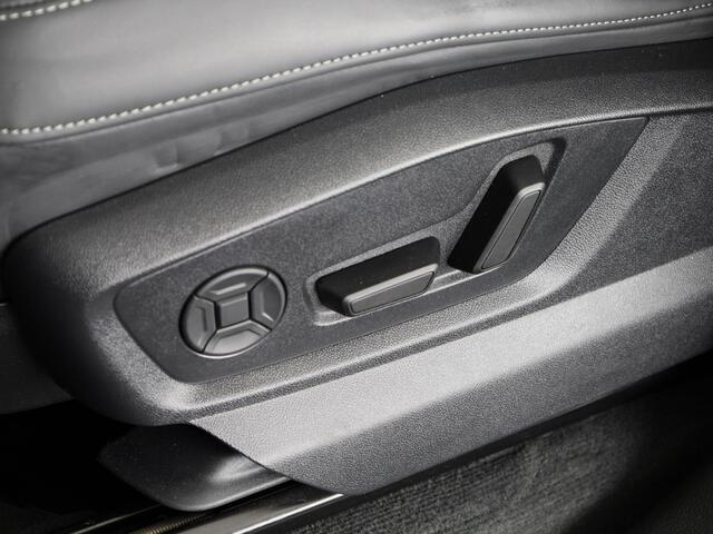 Audi Q8 55 TFSI e quattro Pro Line S 394pk | Panoramadak | Lederen bekleding | Head Up Display | Luchtvering | Trekhaak