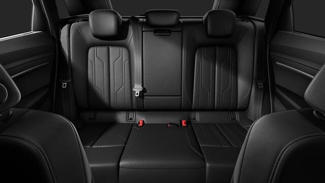 Audi Q8 e-tron 55 quattro Advanced Edition 115 kWh Panoramadak - Trekhaak - Privacy glas - Stoelverwarming vóór - Uitgebreide interieurvoorverwarming - B&O - Achterruitrijcamera - Verkeersbordherkenning -