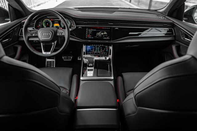 Audi Q8 60 TFSI e ABT Aero Competition | Audi Exclusive Pantherzwart | Advanced onderstel | Stoelventilatie + massagefunctie | Uitgebreid lederpakket | Carbon | Head up | B&O | Servosluiting