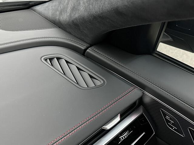 Audi Q8 60e 490pk Competition RS-Stoelen | 4WS Achteras Besturing | OLED | Laser | SQ8 Uitgevoerd | Massage | Ventilatie | Valcona Leder+ Pakket | B&O Sound | 23'' | Alcantara hemel | Head-Up | Soft-Close | Panodak | 2x Memory | Trekhaak | Keyless-Entry | Luchtve
