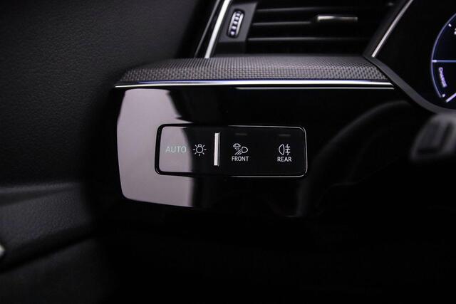 Audi Q8 e-tron 55 quattro S Edition 408PK 115 kWh | Pano | Head-up | Servo | Top-view | B& O | Alcantara | Privacy-Glas | Ambient-Lightning | Comfort-Sleutel | Digitale-Matrix |