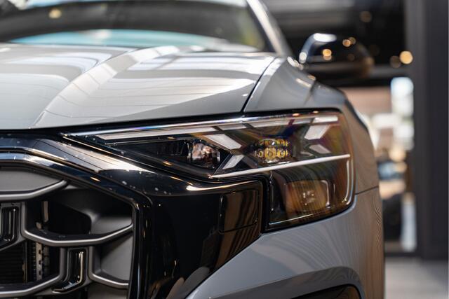 Audi Q8 60 TFSI e B&O Advanced Grigio Telesto Audi Exclusive Carbon 60 TFSI e Pro Line S Competition Lamborghini Kleur