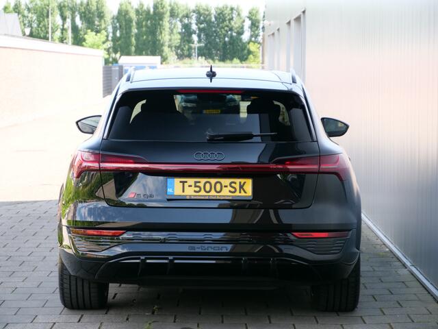 Audi Q8 e-tron S quattro SQ8 115 kWh 504 Pk Automaat Navi / DAB / Leer / Pano-dak / Luchtvering / 21 inch / SOH 98 %