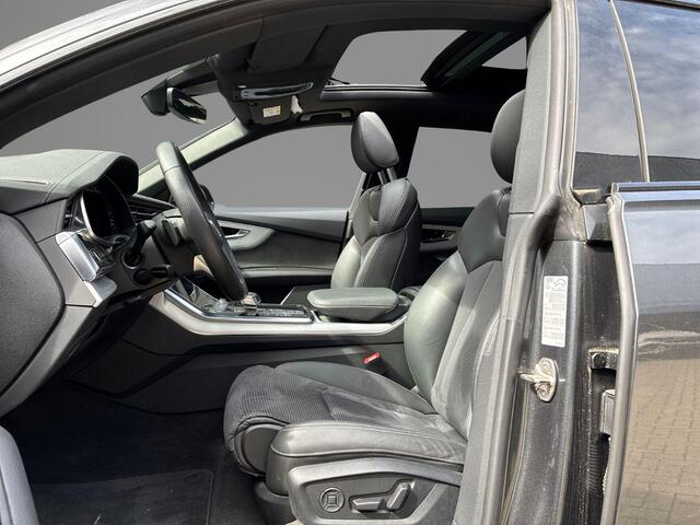 Audi Q8 55 TFSIe 381pk Tiptronic Quattro Pro Line S · Panoramadak · 360 Camera · Wegklapbare Trekhaak · Apple/Android Car Play · Luchtvering · 21'' Inch ·