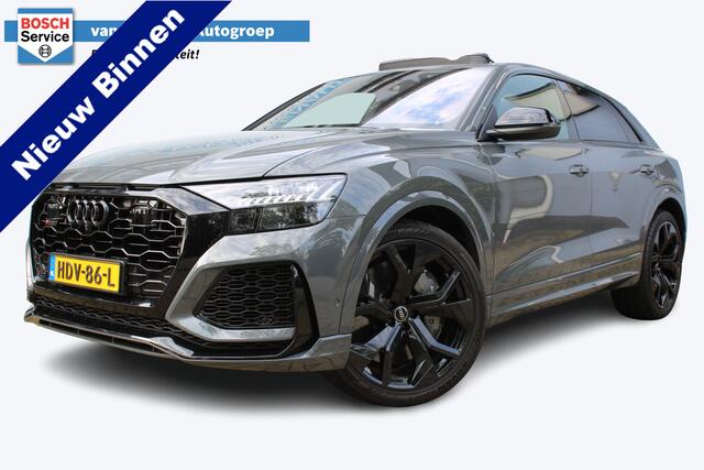 Audi Q8 4.0 TFSI RS Q8 quattro 600pk | Panorama dak | Keramische remschijven | Alcantara hemel | Luchtvering | Bang & Olufsen premium audio | Elektrisch wegklapbare trekhaak | Stoelverwarming/ventilatie | Stuurverwarming | Achterbank verwarmd | Elektrisch verstel