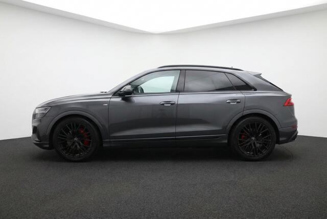 Audi Q8 60 TFSI e quattro Luchtvering l RS Seats l Pano l Trekhaak l HUD