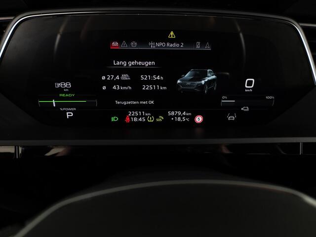 Audi Q8 e-tron 50 quattro Edition 95 kWh 340pk | SOH 96% | Lederen bekleding | | 20 inch lichtmetalen velgen | Elektrisch verstelbare voorstoelen met geheugen | Parkeercamera |