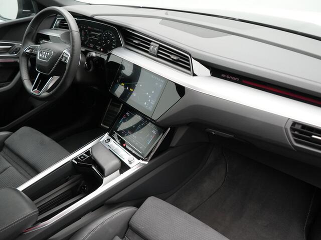 Audi Q8 e-tron 55 Quattro S Line 114 kWh 408pk Dealer O.H. | Trekhaak Afn. | Luchtvering | Adaptive Cruise | Head Up | Matrix LED | Camera | Alcantara Sportstoelen Verwarmd | Sfeerverlichting | Keyless | Navigatie | Virtual | DAB |