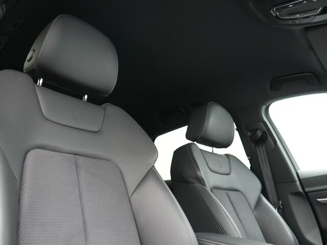 Audi Q8 e-tron 55 Quattro S Line 114 kWh 408pk Dealer O.H. | Trekhaak Afn. | Luchtvering | Adaptive Cruise | Head Up | Matrix LED | Camera | Alcantara Sportstoelen Verwarmd | Sfeerverlichting | Keyless | Navigatie | Virtual | DAB |