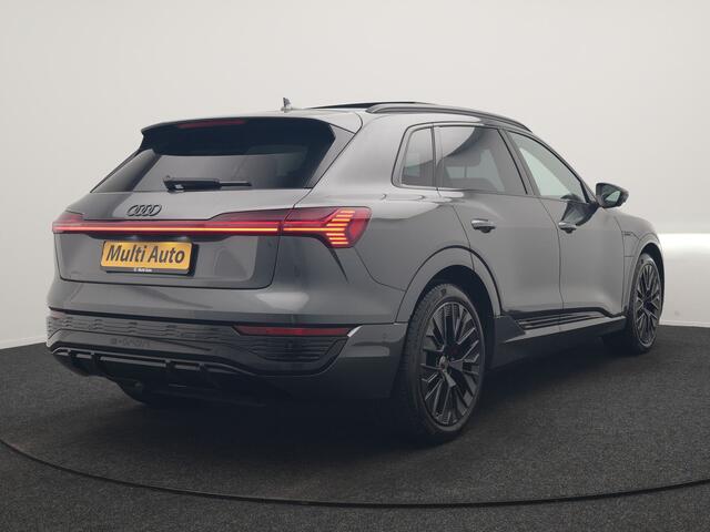 Audi Q8 e-tron 55 Quattro S Line 114 kWh 408pk Dealer O.H. | Trekhaak Afn. | Panodak | Luchtvering | Head Up | Adaptive Cruise | Bang & Olufsen | 360 Camera | Matrix LED | Alcantara Sportstoelen Verwarmd | Sfeerverlichting | Keyless | Blis | 21"L.M |