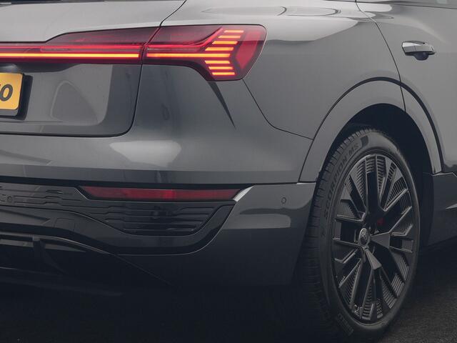 Audi Q8 e-tron 55 Quattro S Line 114 kWh 408pk Dealer O.H. | Trekhaak Afn. | Panodak | Luchtvering | Head Up | Adaptive Cruise | Bang & Olufsen | 360 Camera | Matrix LED | Alcantara Sportstoelen Verwarmd | Sfeerverlichting | Keyless | Blis | 21"L.M |
