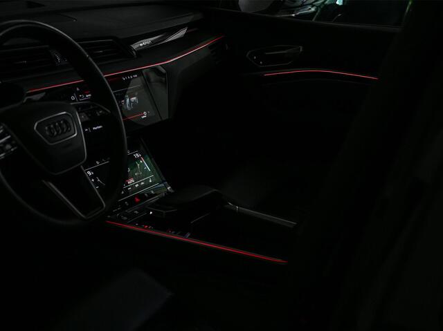 Audi Q8 Sportback e-tron S quattro SQ8 115 kWh /503PK | NL-Auto | 1ste Eigenaar | Panoramadak | B&O | HUD | 360 Camera | Carbon Interieur | Adaptive Cruise | Stoelverwarming V+A | Luchtvering | Stuurverwarming | Memory Seats | Ambiance Interieur |