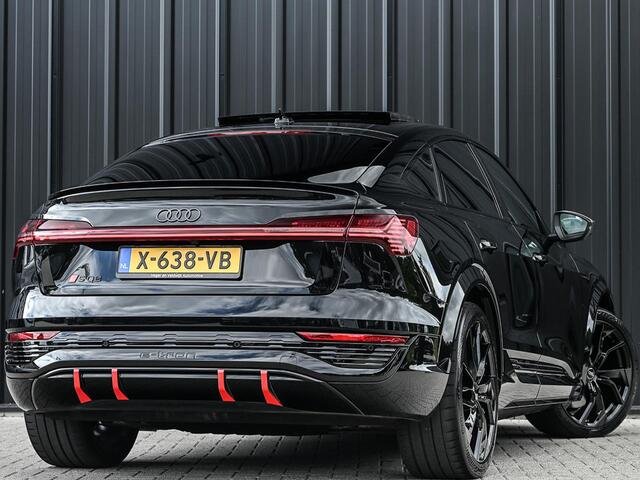 Audi Q8 Sportback e-tron S quattro SQ8 115 kWh /503PK | NL-Auto | 1ste Eigenaar | Panoramadak | B&O | HUD | 360 Camera | Carbon Interieur | Adaptive Cruise | Stoelverwarming V+A | Luchtvering | Stuurverwarming | Memory Seats | Ambiance Interieur |
