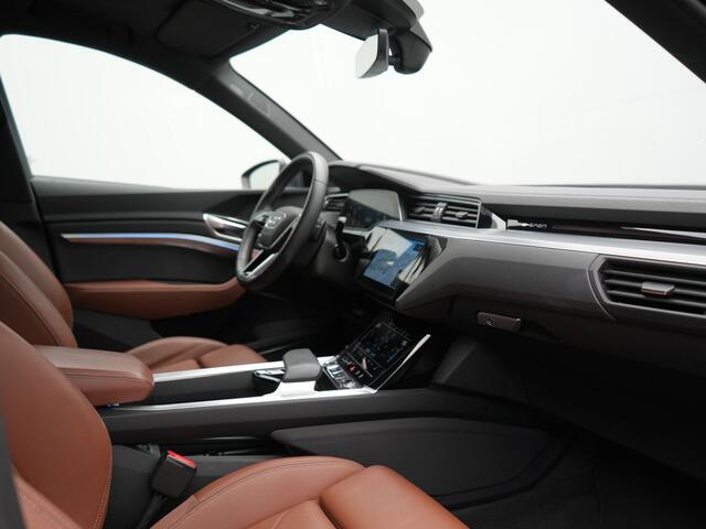 Audi Q8 e-tron 50 quattro S Line 95 kWh 340pk Dealer O.H | Luchtvering | Trekhaak Afn. | Adaptive Cruise | Bang & Olufsen | Head Up | 360 Camera | Lederen Sportstoelen & Stuur Verwarmd | Keyless | Apple Carplay | BLIS | Virtual | Navigatie | DAB | 21"L.M |