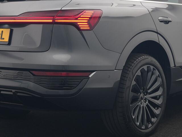 Audi Q8 e-tron 50 quattro S Line 95 kWh 340pk Dealer O.H | Luchtvering | Trekhaak Afn. | Adaptive Cruise | Bang & Olufsen | Head Up | 360 Camera | Lederen Sportstoelen & Stuur Verwarmd | Keyless | Apple Carplay | BLIS | Virtual | Navigatie | DAB | 21"L.M |