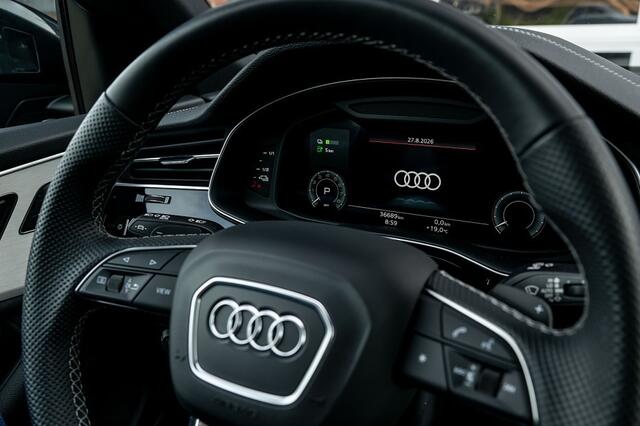 Audi Q8 55 TFSI e quattro S line | Panorama | B&O | 4-Wielbest. | RS-Seats | Head-Up | Soft Close | Luchtvering | 22'' | ACC |