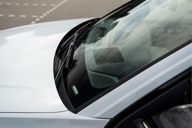 Audi Q8 55 TFSI e quattro S-Line | Navi | Leder | B&O | Trekhaak | Luchtvering | Camera | 23"LM | Head-Up | Wit Metallic
