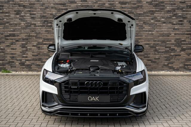 Audi Q8 55 TFSI e quattro S-Line | Navi | Leder | B&O | Trekhaak | Luchtvering | Camera | 23"LM | Head-Up | Wit Metallic
