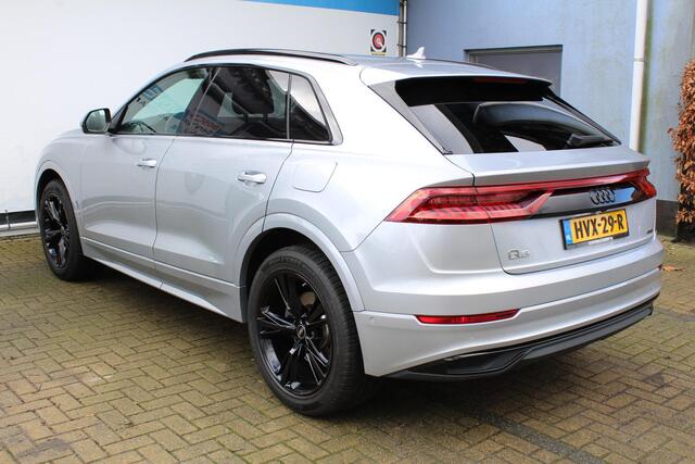 Audi Q8 55 TFSI e quattro Pro Line | Incl. 12 maanden Garantie | Night Vision Assistant | Luchtvering | Panorama dak | 360* Camera | Keyless Go | Stoel/stuur verwarming | Stoelventilatie | Elektrisch verstelbare stoelen | Elektrische kofferbakklep | Adaptive cruise | Dodehoekdetectie | Apple CarPlay/Android Auto | DAB | Climate controle | Automatisch inparkeren | Navigatie |