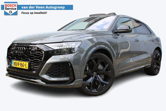Audi Q8 4.0 TFSI RS Q8 quattro 600pk | Panorama dak | Keramische remschijven | Alcantara hemel | Luchtvering | Bang & Olufsen premium audio | Elektrisch wegklapbare trekhaak | Stoelverwarming/ventilatie | Stuurverwarming | Achterbank verwarmd | Elektrisch verstelbare stoelen met memory | Massage stoelen | Night Vision | 360° Camera | Alcantara stuur | Keyless entry/start | Soft close | Stuurverwarming |