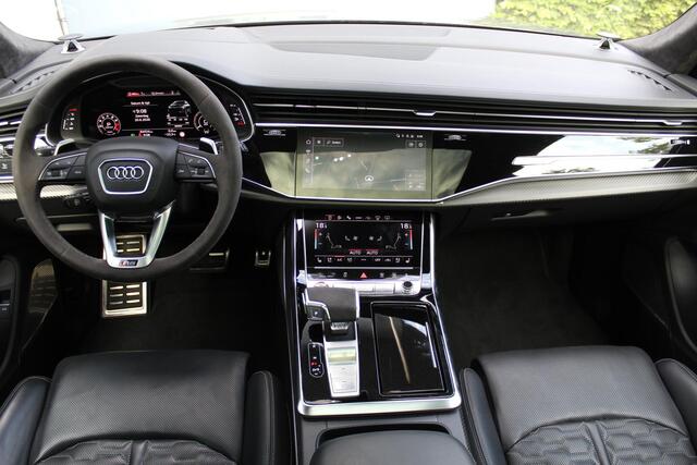Audi Q8 4.0 TFSI RS Q8 quattro 600pk | Panorama dak | Keramische remschijven | Alcantara hemel | Luchtvering | Bang & Olufsen premium audio | Elektrisch wegklapbare trekhaak | Stoelverwarming/ventilatie | Stuurverwarming | Achterbank verwarmd | Elektrisch verstelbare stoelen met memory | Massage stoelen | Night Vision | 360° Camera | Alcantara stuur | Keyless entry/start | Soft close | Stuurverwarming |
