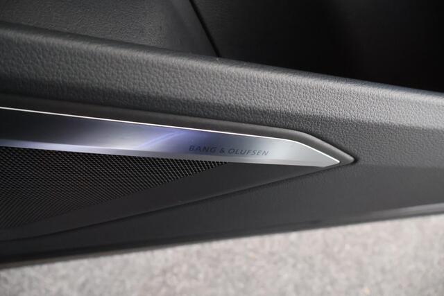 Audi Q8 e-tron 50 340pk quattro S Edition 95 kWh SOH 100% B&O HUD Keyless Stoelverwarming Camera Panoramadak Navigatie 2x S-Line