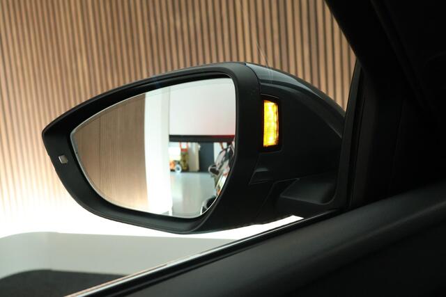 Audi Q8 e-tron 50 340pk quattro S Edition 95 kWh SOH 100% B&O HUD Keyless Stoelverwarming Camera Panoramadak Navigatie 2x S-Line