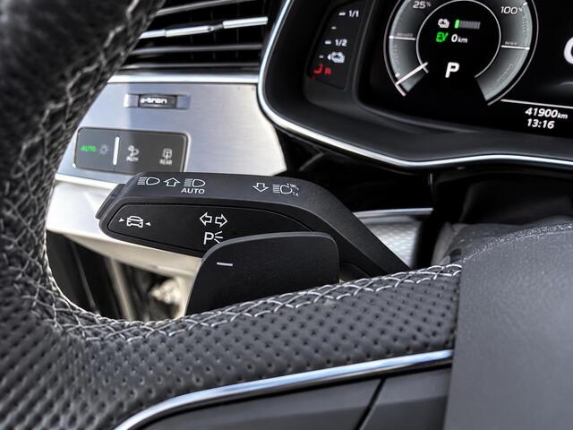 Audi Q8 55 TFSI e quattro S line Competition Head-Up Luchtvering Trekhaak 4 wielbesturing B&O Panoramadak