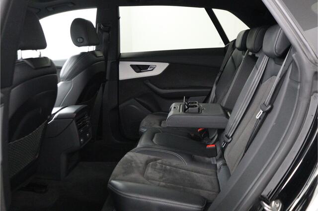 Audi Q8 4.0 TDI SQ8 Quattro - 100% Onderhouden | HD Matrix LED | DAB+ | Panorama | 3D Cam - RIJKLAAR + BOVAG GARANTIE