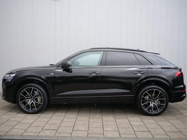 Audi Q8 55 TFSI e-hybrid quattro Black Line 394 Pk Automaat Navi / DAB / Apple Carplay / Pano-dak / 360 camera