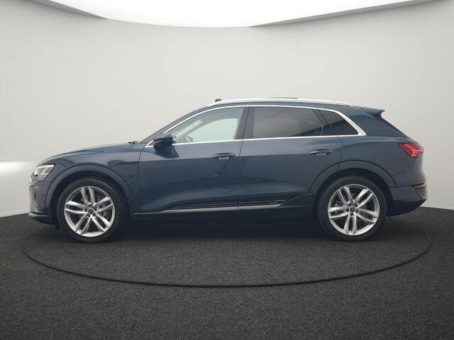 Audi Q8 e-tron 55 quattro Advanced Edition 115 kWh 408pk Dealer O.H | Panodak | Head Up | 360 Camera | Bang & Olufsen | Lederen Sportstoelen Massage & Memory | Stoelventilatie & Verwarming | Cruise Control | Keyless | Virtual | Navigatie | DAB | 21" L.M |