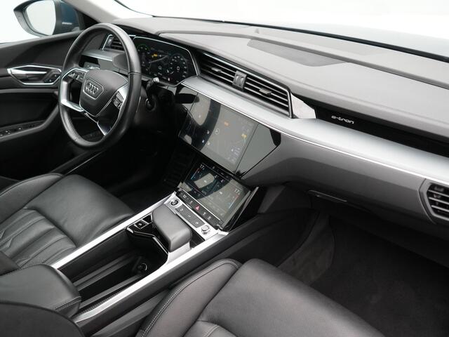Audi Q8 e-tron 55 quattro Advanced Edition 115 kWh 408pk Dealer O.H | Panodak | Head Up | 360 Camera | Bang & Olufsen | Lederen Sportstoelen Massage & Memory | Stoelventilatie & Verwarming | Cruise Control | Keyless | Virtual | Navigatie | DAB | 21" L.M |