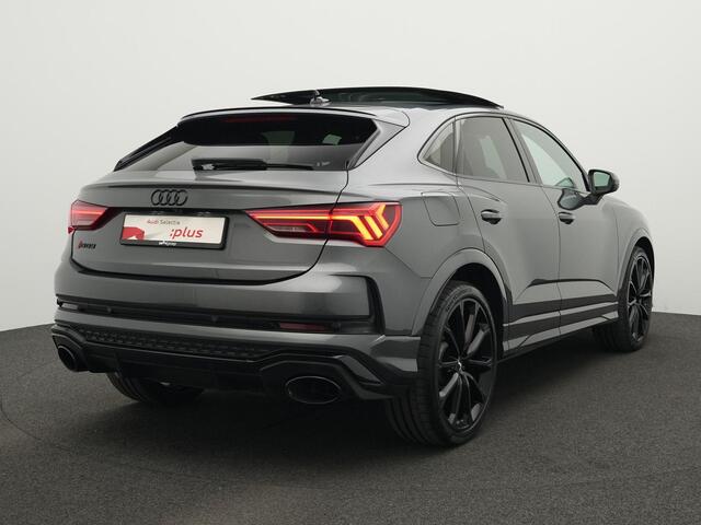 Audi RS Q3 Sportback 2.5 TFSI 400 pk S-tronic | Panoramadak | Trekhaak | RS-uitlaat | RS-onderstel | Fijnnappa leder | Bang & Olufsen | Sportstoelen Plus