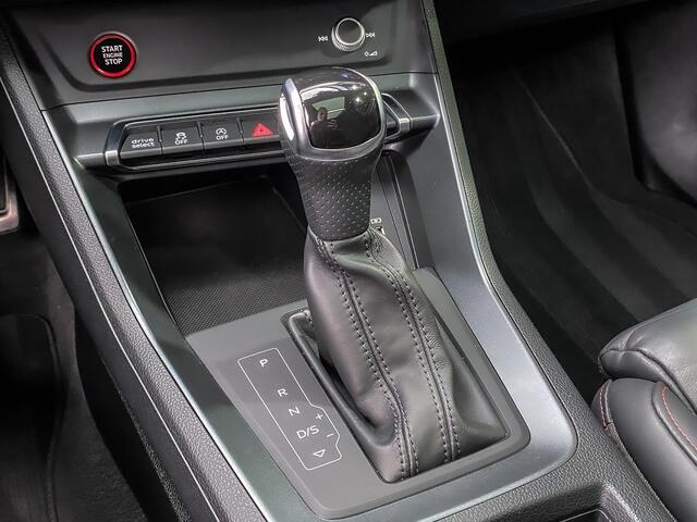 Audi RS Q3 2.5 TFSI 400PK Quattro Automaat | PANO | B&O | KEYLESS | SFEERVERLICHTING | TREKHAAK | MATRIX |