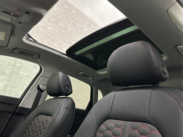 Audi RS Q3 45e 245pk S-Line | RS-Leder | Panorama | LED-Matrix | Camera | Virtual Cockpit | Carplay | Cruise Contol | 12-2022 | 28dkm | Side Assist | Elektr. A-Klep | Keyless-Entry | Stoelverwarming | Climate Control | Dodehoek |Rijklaarprijs incl. Bovag garantie.