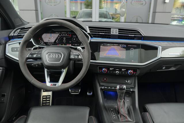 Audi RS Q3 RSQ3 Sportback TFSI 400pk Panoramadak Sonos Trekhaak 21" LMV BOMVOL Rode stiksels Carbon