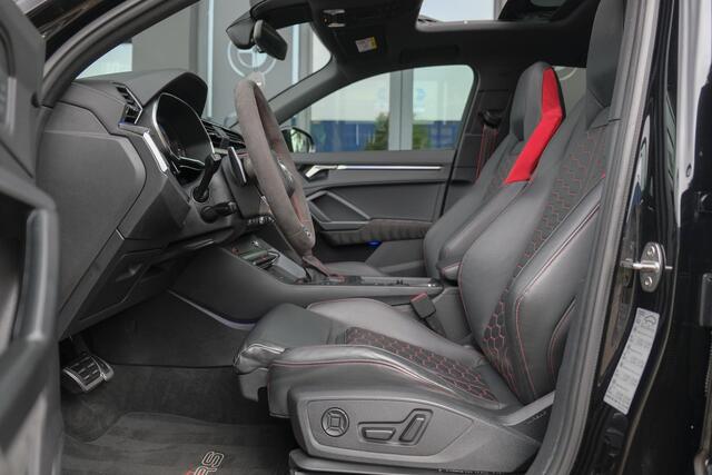Audi RS Q3 RSQ3 Sportback TFSI 400pk Panoramadak Sonos Trekhaak 21" LMV BOMVOL Rode stiksels Carbon